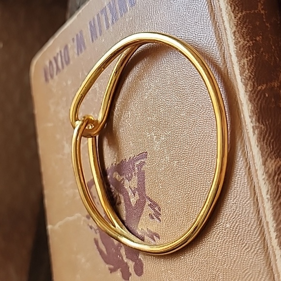 Monet vintage gold tone bangle - Picture 4 of 7